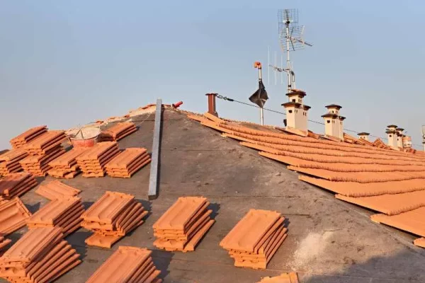Réfection d'une toiture en tuiles