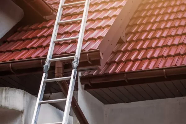 préparation du chantier avec pose de l'échelle